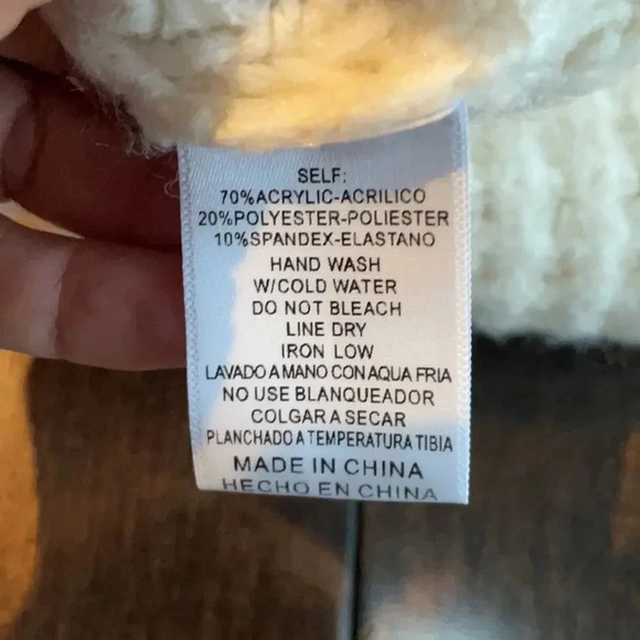 Luca + Grae V neck sweater Cream Waffle weave Soft Cozy Comfy Women’s size M - Picture 8 of 9